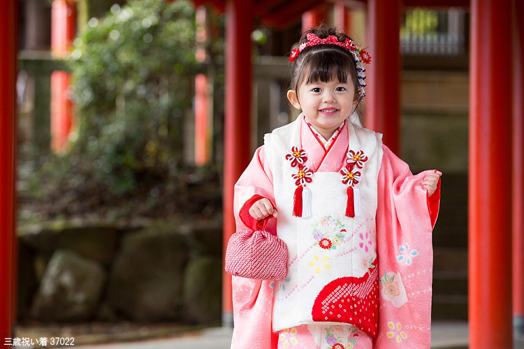 年の七五三 3歳の女の子に人気の着物の色は 晴れ着の丸昌横浜店 晴れ着のアレコレ